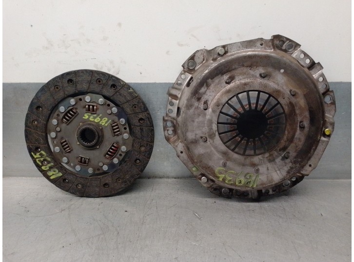 Recambio de kit embrague para toyota carina (t19) 2.0 16v cat referencia OEM IAM 123011210  LUK