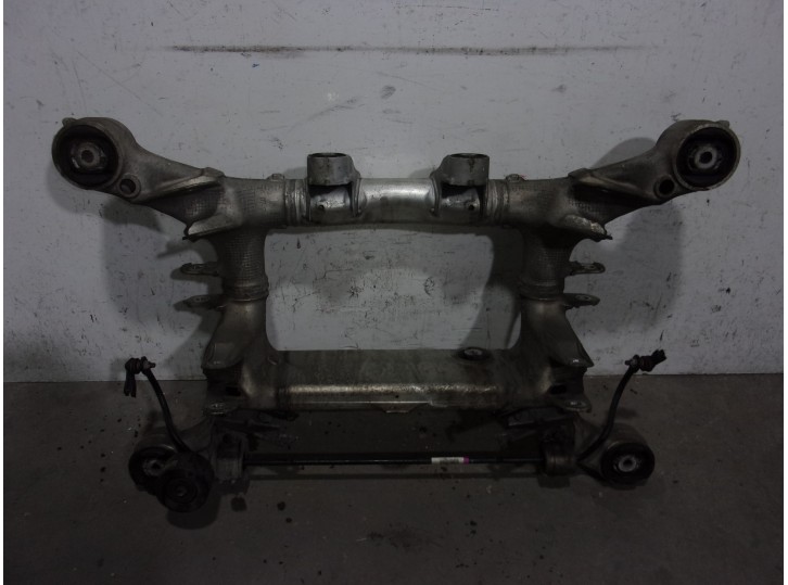 Recambio de puente trasero para bmw serie 5 lim. (f10) 3.0 turbodiesel referencia OEM IAM 33316799103 SOLO PUENTE FILA 13