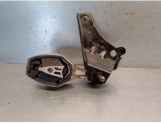 Replacement engine mount for Citroën C3 III (SX) 1.2 VTi 82 OEM IAM reference 9810221880 9815650580 