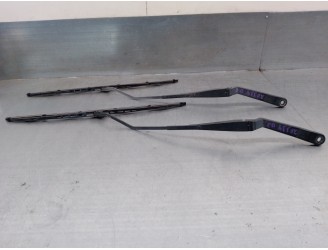 Recambio de brazo limpia delantero derecho para mg serie 800 (rs) 2.0 16v cat referencia OEM IAM 5074960  