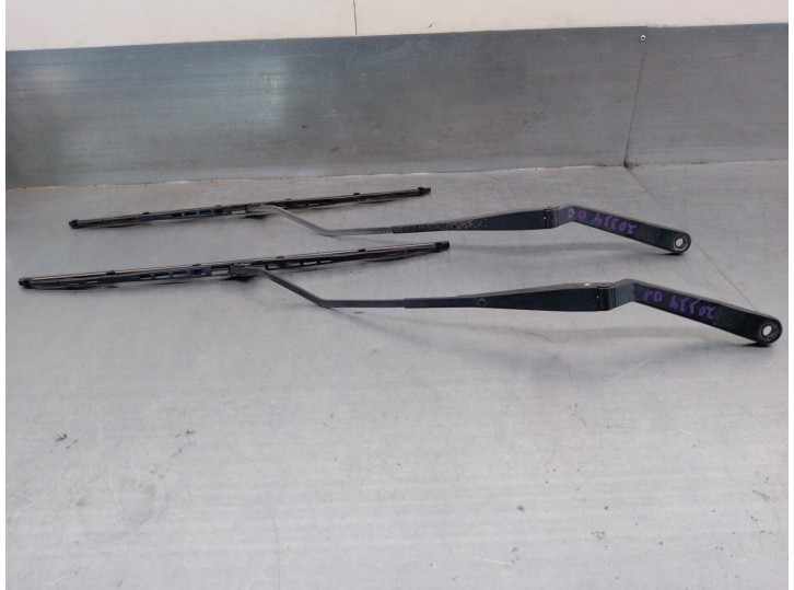 Recambio de brazo limpia delantero derecho para mg serie 800 (rs) 2.0 16v cat referencia OEM IAM 5074960  