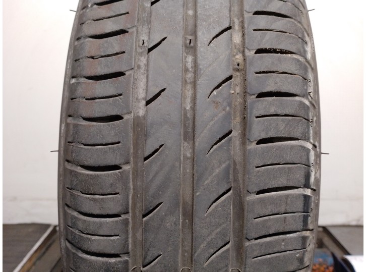 Replacement tyre/s for Fiat Punto (Evo) (199) 1.3 16v JTD CAT OEM IAM reference 17565R1584T KUMHO ECOWING ES31