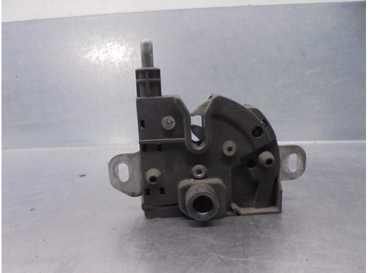 Recambio de cerradura capot para ford tourneo connect (tc7) 1.8 tdci cat referencia OEM IAM 8T1A16700AA  