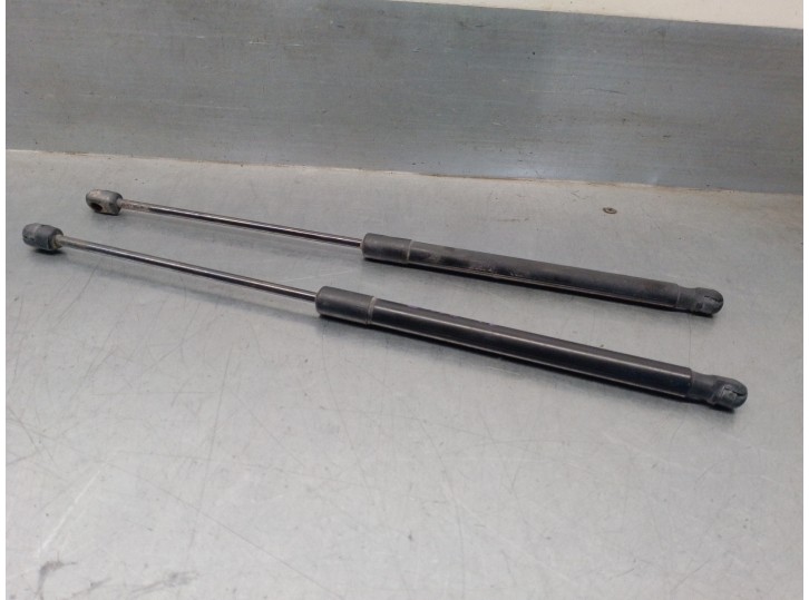 Replacement trunk / tailgate dampers for Audi A6 Avant (4G5) 3.0 V6 24V TDi OEM IAM reference 4G9827552A 0440N 
