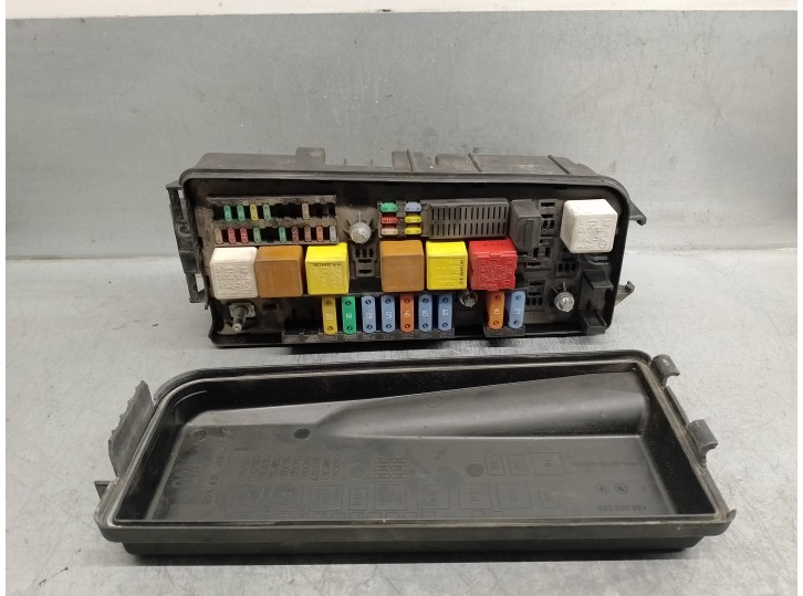 Recambio de caja reles / fusibles para opel vectra c berlina 1.9 cdti referencia OEM IAM 13240247 519181101 GM
