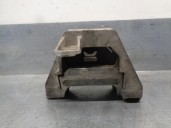 Replacement right engine mount for Opel Vectra C saloon 1.9 CDTi OEM IAM reference 5684648 