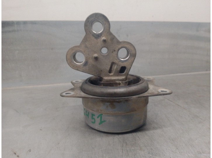 Replacement engine mount for Opel Vectra C saloon 1.9 CDTi OEM IAM reference V057294706 