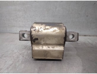 Replacement engine mount for Mercedes-Benz E-Class (W210) saloon 2.6 cat OEM IAM reference A220240118 