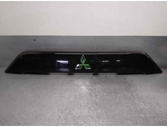 Recambio de molduras traseras para mitsubishi outlander (cw0) 2.0 di-d cat referencia OEM IAM 5817A02277 