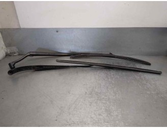 Recambio de brazo limpia delantero derecho para mitsubishi outlander (cw0) 2.0 di-d cat referencia OEM IAM 8250A172 8250A171 