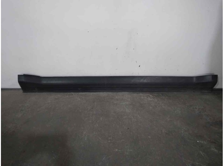 Recambio de faldon lateral para mitsubishi outlander (cw0) 2.0 di-d cat referencia OEM IAM 6512A02502 NEGRO DERECHO