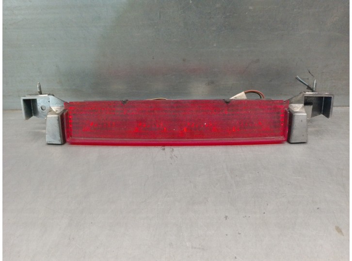 Recambio de luz central de freno para chevrolet hhr 2.4 16v referencia OEM IAM 15287657 16533063 