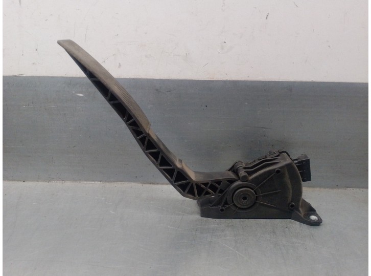 Recambio de potenciometro pedal para chevrolet hhr 2.4 16v referencia OEM IAM 22710861 6PV93390202 GM