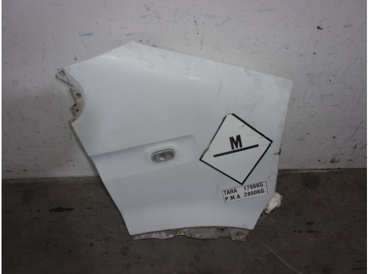Recambio de aleta delantera derecha para opel movano (2004 =>) 2.5 cdti cat (g9u-a750) referencia OEM IAM 4405437 BLANCA 
