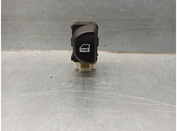 Recambio de mando para chevrolet hhr 2.4 16v referencia OEM IAM 10357163 7256002A04 