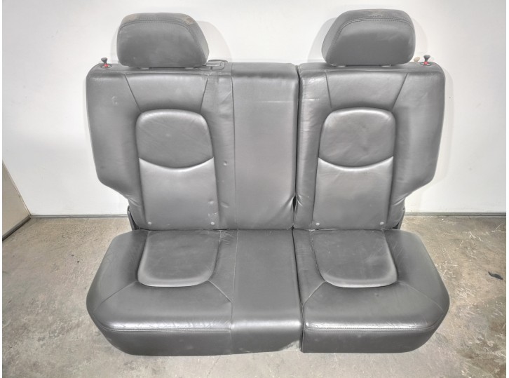 Recambio de asientos traseros para chevrolet hhr 2.4 16v referencia OEM IAM 25902051 CUERO NEGRO 5 PUERTAS