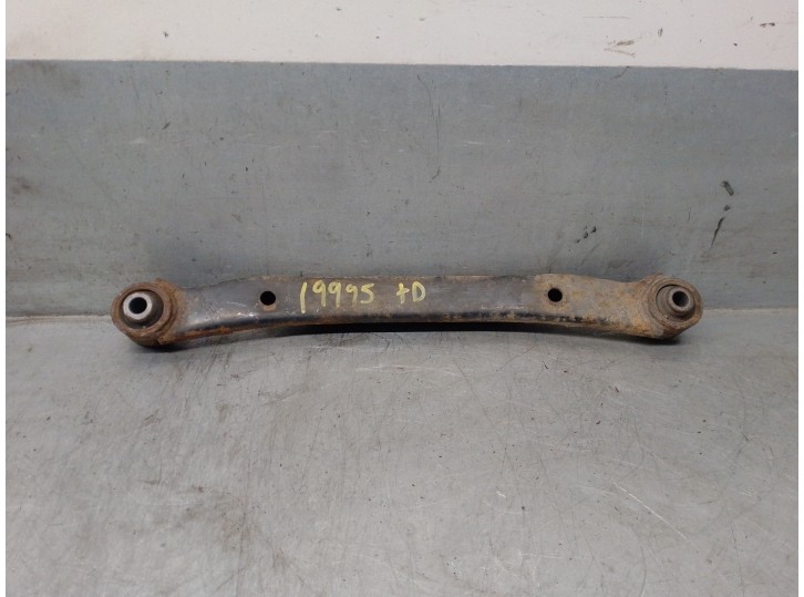 Recambio de brazo suspension superior trasero derecho para hyundai i30 1.6 crdi cat referencia OEM IAM 551002G000  