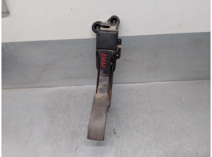 Recambio de potenciometro pedal para mercedes-benz clase r (w251) 3.0 cdi cat referencia OEM IAM A1643000004  