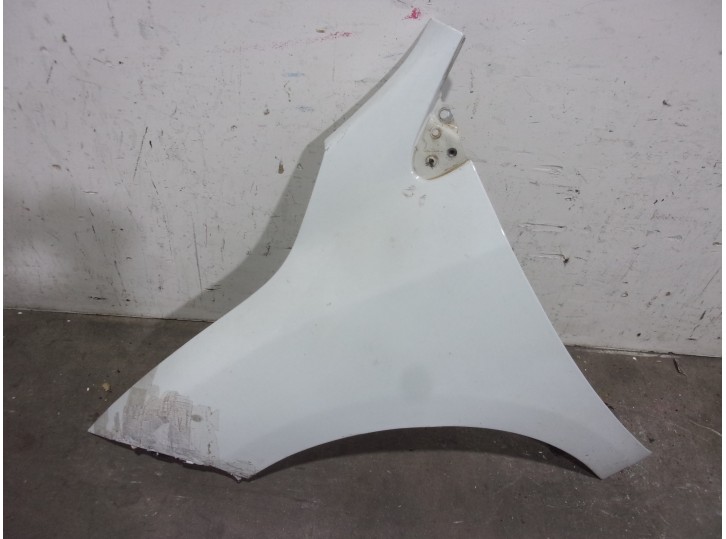 Recambio de aleta delantera izquierda para renault megane iii coupe 1.9 dci diesel referencia OEM IAM 631011470R BLANCA 