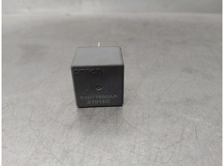 Recambio de rele para dodge caliber 2.0 16v crd cat referencia OEM IAM 04671886SAA  OMRON