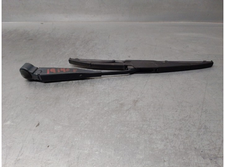 Recambio de brazo limpia trasero para dodge caliber 2.0 16v crd cat referencia OEM IAM 05303787AD  