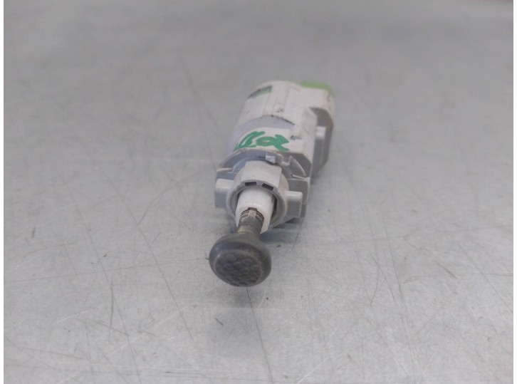 Recambio de interruptor para dacia sandero ii 0.9 tce cat referencia OEM IAM 8200276360D  