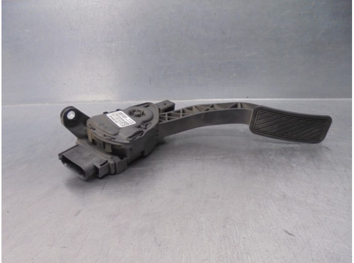 Recambio de potenciometro pedal para ford fiesta (ccn) 1.5 tdci cat referencia OEM IAM 8V219F836AB 6PV00951720 HELLA