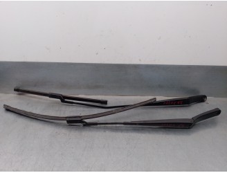 Recambio de brazo limpia delantero derecho para volkswagen golf vii lim. (bq1) r bmt/start-stopp 4motion referencia OEM IAM 5G19