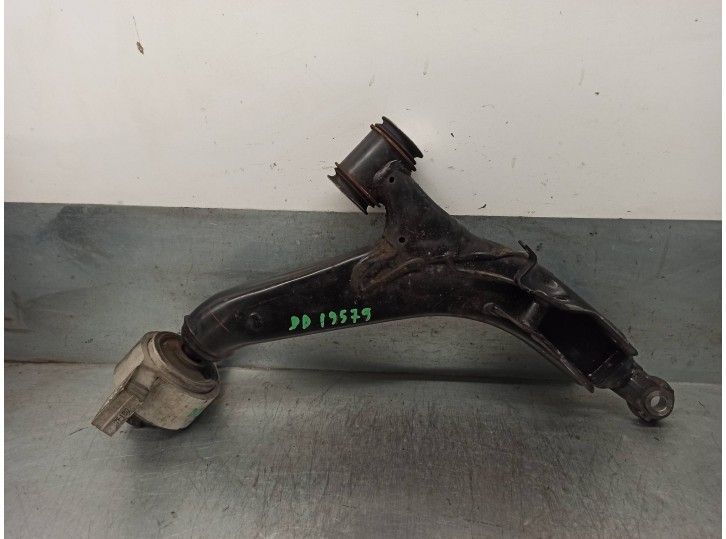 Recambio de brazo suspension inferior delantero derecho para lexus is 200 (ds2/is2) d-cat referencia OEM IAM 4333039625 
