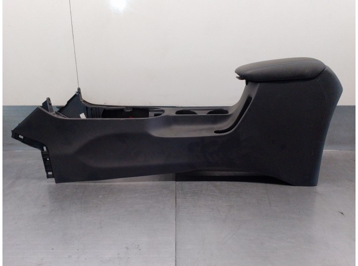 Recambio de apoyabrazos central para hyundai i30 (pde, pd, pden) 2.0 n referencia OEM IAM 84611G4000  