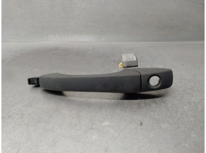 Replacement front left exterior door handle for Dodge Caliber 2.0 16V CRD CAT OEM IAM reference 5074189AAF 5 DOORS