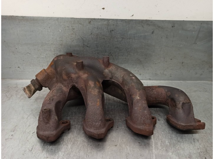 Replacement exhaust manifold for Nissan Vanette Cargo 2.3 diesel OEM IAM reference 140047C540 