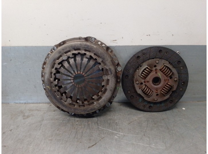 Recambio de kit embrague para citroën c2 1.4 hdi referencia OEM IAM 2052E1  