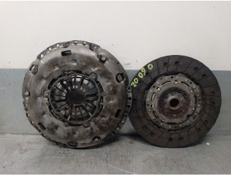 Recambio de kit embrague para volvo s40 berlina 2.0 diesel cat referencia OEM IAM 31367652  LUK