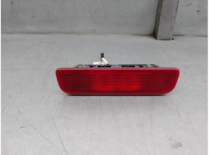 Recambio de luz central de freno para fiat fiorino 1.3 16v jtd cat referencia OEM IAM 1353214080  