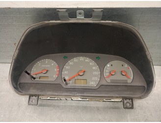 Recambio de cuadro instrumentos para volvo v40 familiar td referencia OEM IAM 30883040B 8251202 