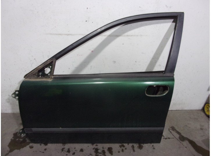 Recambio de puerta delantera izquierda para volvo v40 familiar td referencia OEM IAM 30632666 VERDE 5 PUERTAS