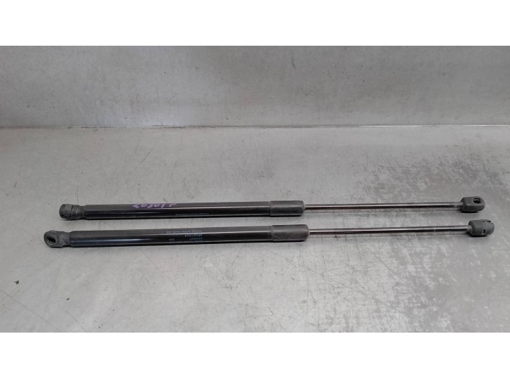 Replacement boot / tailgate dampers for Audi A3 (8P) 2.0 TDI OEM IAM reference 8P4827552B 
