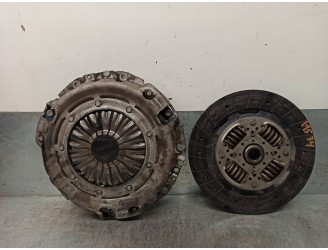 Recambio de kit embrague para renault trafic caja cerrada (ab 4.01) 2.5 dci diesel cat referencia OEM IAM 7701478557 195080 VALE