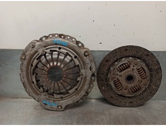 Replacement clutch kit for Dacia Logan MCV 1.5 dCi diesel cat OEM IAM reference 302058324R 122031210 LUK