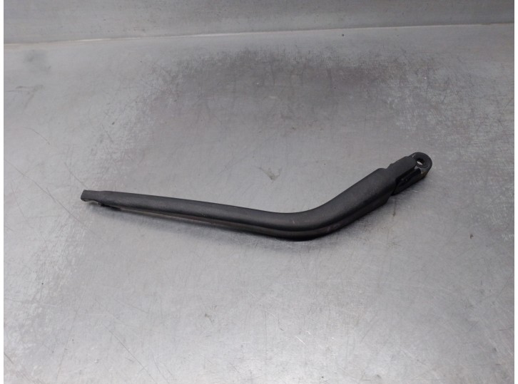 Recambio de brazo limpia trasero para hyundai i10 1.1 12v cat referencia OEM IAM 988110X000  