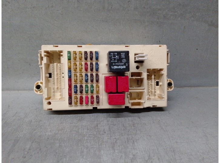 Recambio de caja reles / fusibles para fiat stilo (192) 1.9 jtd cat referencia OEM IAM 51715858 