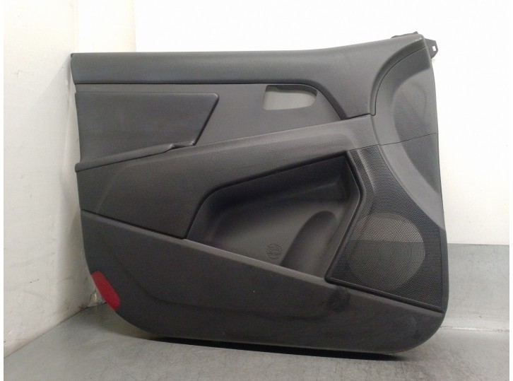 Recambio de guarnecido puerta delantera izquierda para kia sportage 1.7 crdi cat referencia OEM IAM 823073U023XI 5 PUERTAS