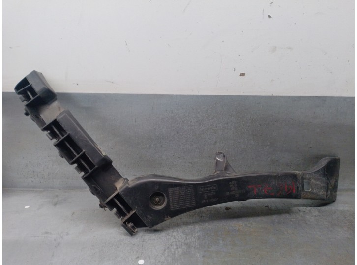 Recambio de refuerzo paragolpes trasero para peugeot 3008 premium referencia OEM IAM 9683045680  