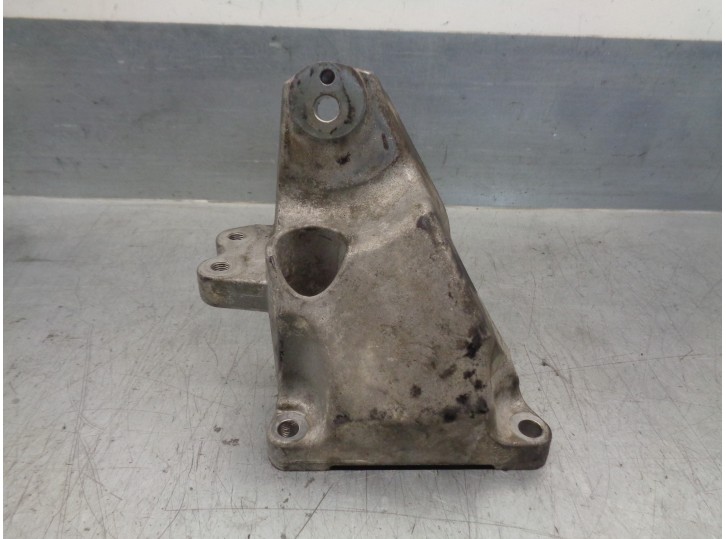 Recambio de soporte motor derecho para lexus is 200 (ds2/is2) d-cat referencia OEM IAM 1231526010 