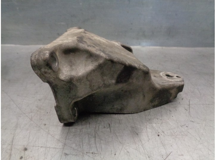 Recambio de soporte motor izquierdo para lexus is 200 (ds2/is2) d-cat referencia OEM IAM 1232526020 