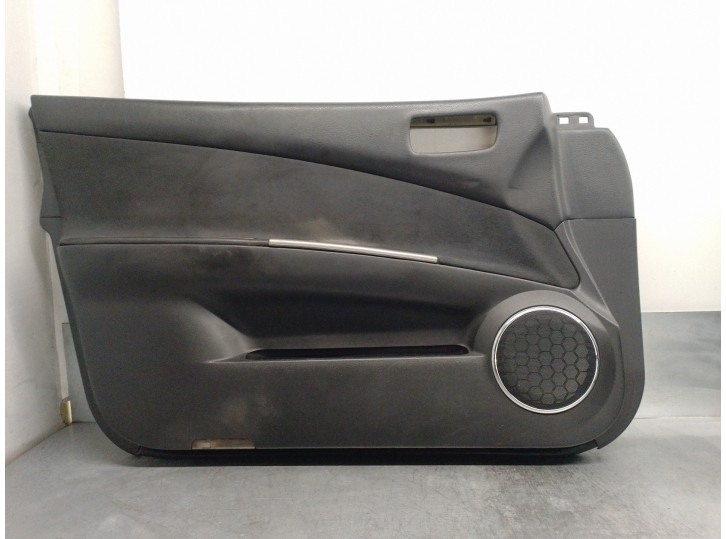 Recambio de guarnecido puerta delantera izquierda para nissan altima referencia OEM IAM 80901ZB001  4 PUERTAS