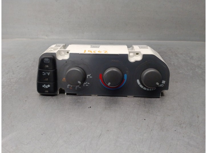 Replacement heater / air conditioning control for Honda CR-V (RD1/3) 2.0 16V CAT OEM IAM reference BQ919399 