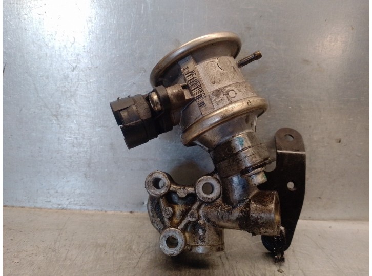 Recambio de valvula egr para audi a3 (8l) 1.8 20v turbo referencia OEM IAM 06A131102A 72276905 PIERBURG