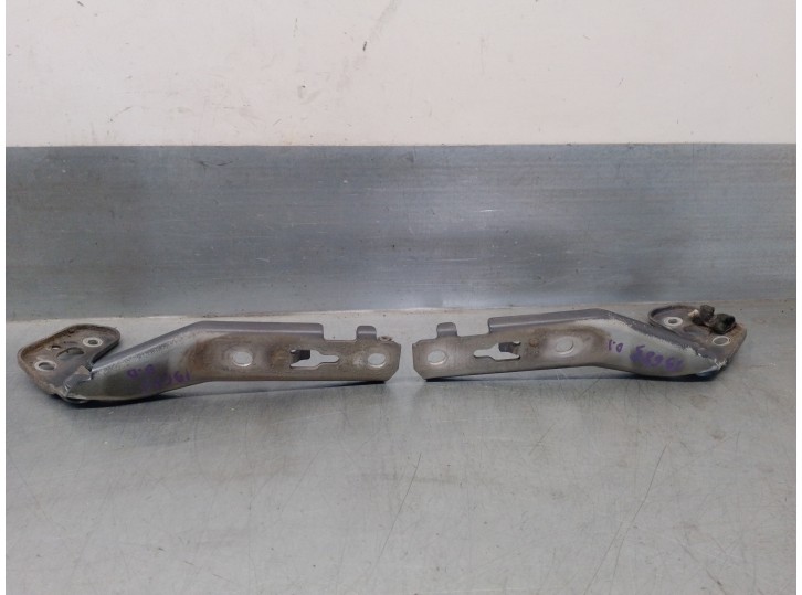 Replacement hood hinge for Audi A6 Avant (4F5) 2.0 TDI OEM IAM reference 4F0823302 4F0823301 